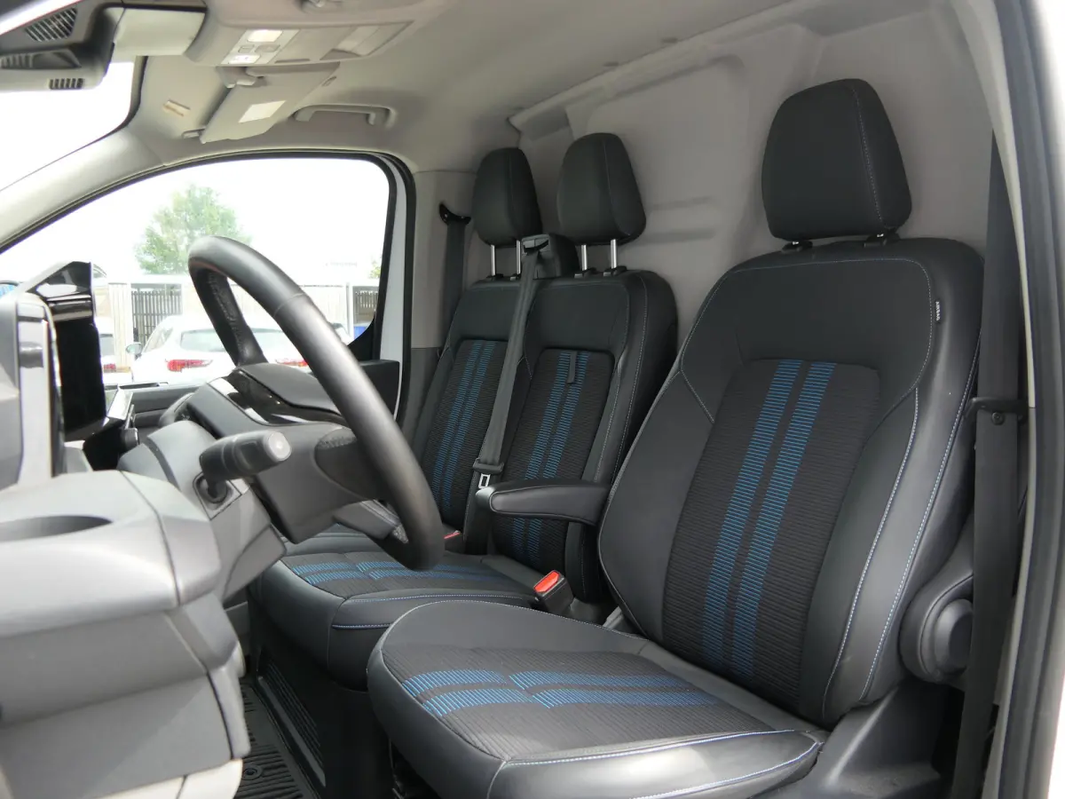 300 2.0 TDCI 170pk L2H1 Sport | Trekhaak | Camera | Betonplex | Navigatie | Stoelverwarming | Verwarmde Voorruit | 19 Inch
