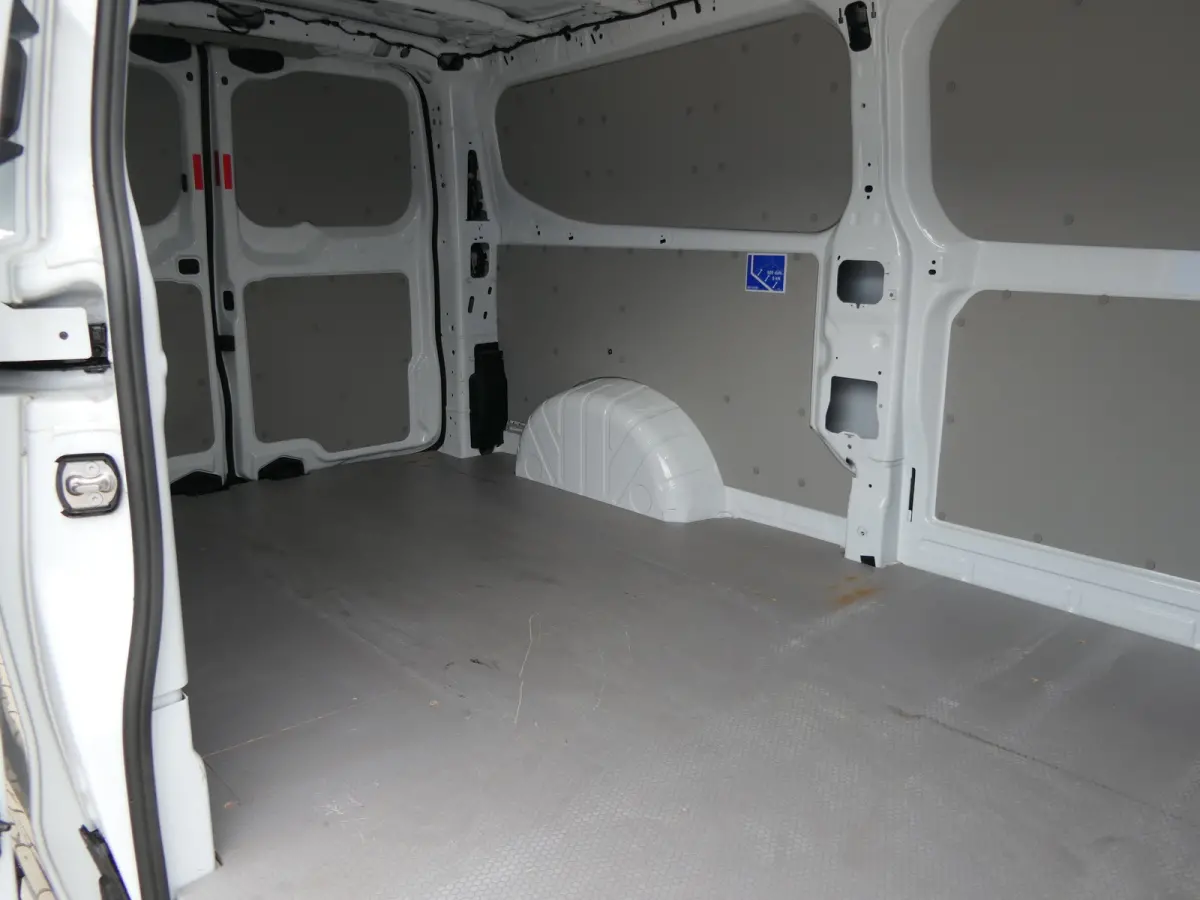 300 2.0 TDCI 170pk L2H1 Sport | Trekhaak | Camera | Betonplex | Navigatie | Stoelverwarming | Verwarmde Voorruit | 19 Inch