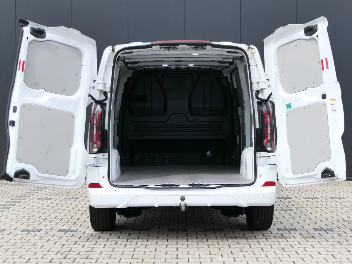 300 2.0 TDCI 170pk L2H1 Sport | Trekhaak | Camera | Betonplex | Navigatie | Stoelverwarming | Verwarmde Voorruit | 19 Inch