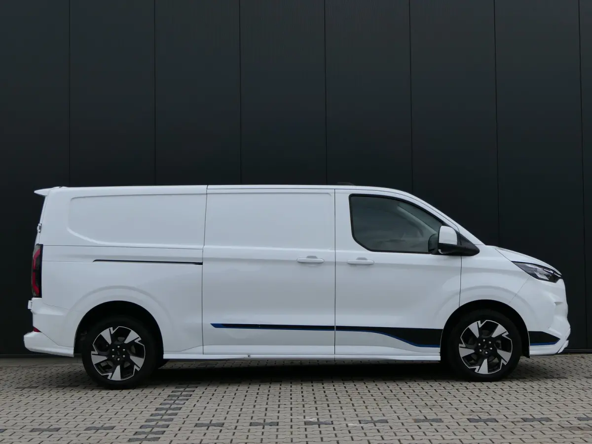 300 2.0 TDCI 170pk L2H1 Sport | Trekhaak | Camera | Betonplex | Navigatie | Stoelverwarming | Verwarmde Voorruit | 19 Inch