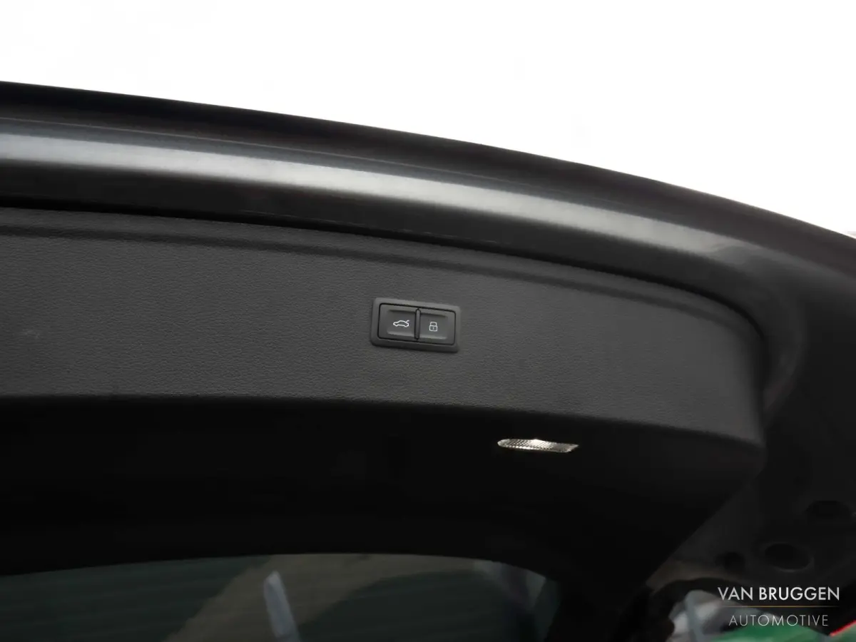 55 TFSI e S-Line Pano RS-Stoelen Luchtv Trekh B&O BTW Memory