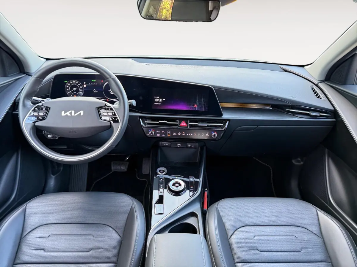 Edition Advanced 64.8 kWh | Camera | Keyless | Navi | Stoel + Stuurverwarming | Blindspot | Apple Carplay | Android Auto | Fabrieksgarantie t/m 03-2031 + 3 jaar verlengd tot 03-2034 |