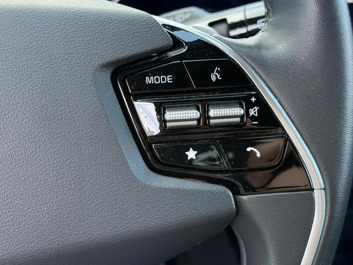 Edition Advanced 64.8 kWh | Camera | Keyless | Navi | Stoel + Stuurverwarming | Blindspot | Apple Carplay | Android Auto | Fabrieksgarantie t/m 03-2031 + 3 jaar verlengd tot 03-2034 |