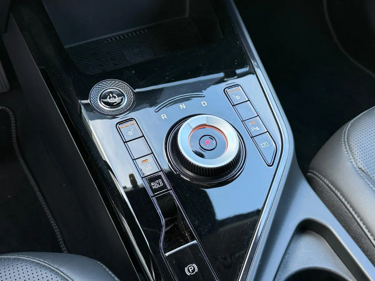Edition Advanced 64.8 kWh | Camera | Keyless | Navi | Stoel + Stuurverwarming | Blindspot | Apple Carplay | Android Auto | Fabrieksgarantie t/m 03-2031 + 3 jaar verlengd tot 03-2034 |