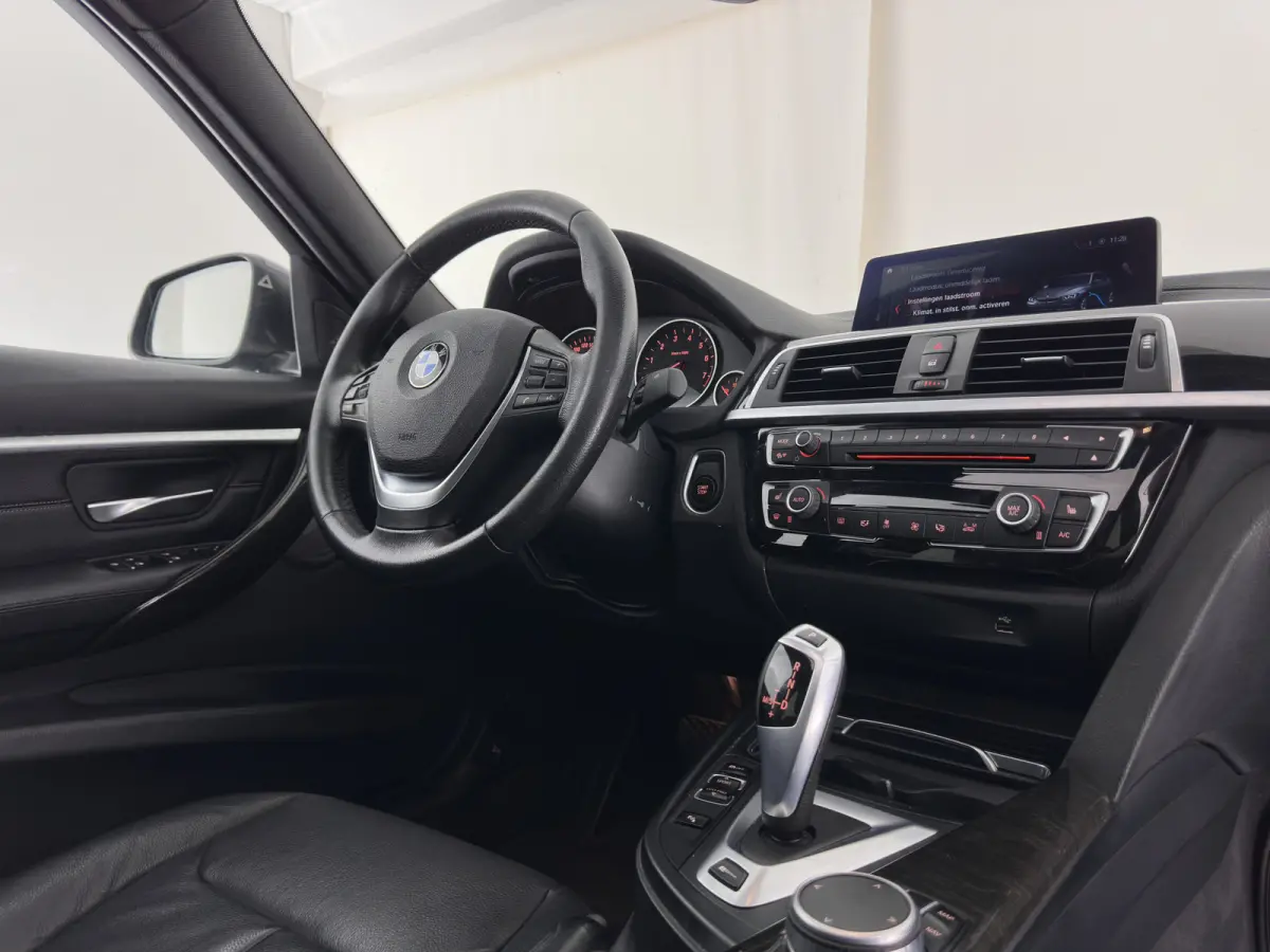 330e High Executive Luxury-Line (Plug-in) (INCL-BTW) Aut. *PANO |  LEATHER | FULL-LED | MEMORY-PACK | HARMAN/KARDON-AUDIO | BLINDSPOT | KEYLESS | CAMERA | NAVI-FULLMAP | DAB | PRIVACY-GLASS 