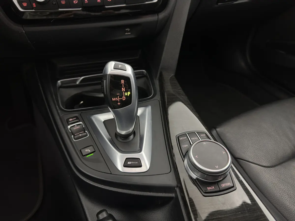 330e High Executive Luxury-Line (Plug-in) (INCL-BTW) Aut. *PANO |  LEATHER | FULL-LED | MEMORY-PACK | HARMAN/KARDON-AUDIO | BLINDSPOT | KEYLESS | CAMERA | NAVI-FULLMAP | DAB | PRIVACY-GLASS 