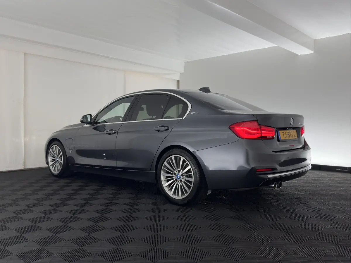 330e High Executive Luxury-Line (Plug-in) (INCL-BTW) Aut. *PANO |  LEATHER | FULL-LED | MEMORY-PACK | HARMAN/KARDON-AUDIO | BLINDSPOT | KEYLESS | CAMERA | NAVI-FULLMAP | DAB | PRIVACY-GLASS 
