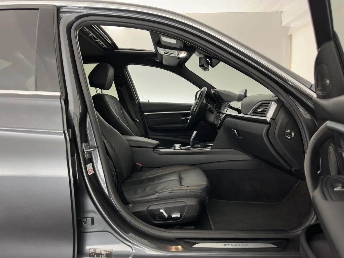 330e High Executive Luxury-Line (Plug-in) (INCL-BTW) Aut. *PANO |  LEATHER | FULL-LED | MEMORY-PACK | HARMAN/KARDON-AUDIO | BLINDSPOT | KEYLESS | CAMERA | NAVI-FULLMAP | DAB | PRIVACY-GLASS 
