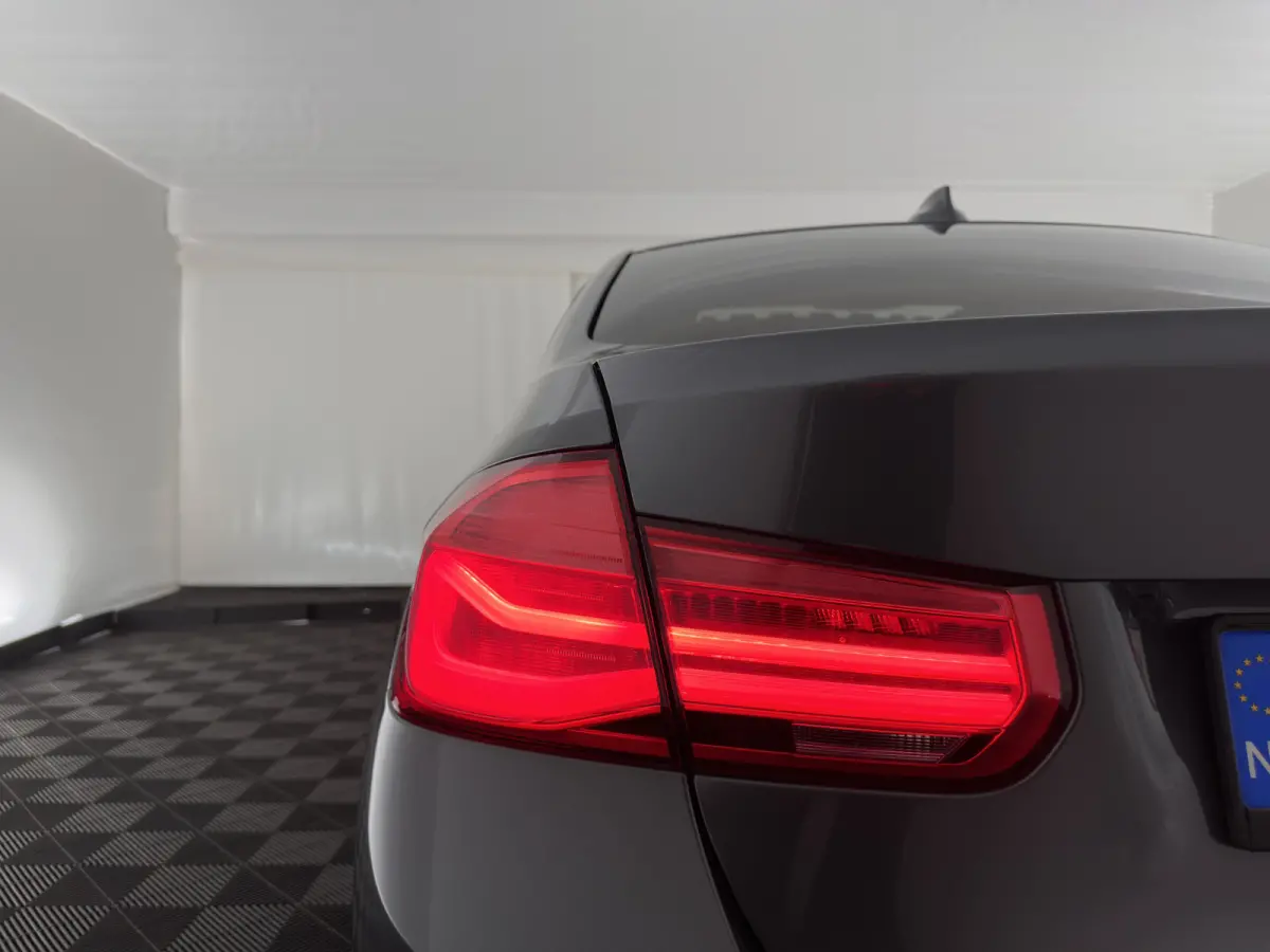 330e High Executive Luxury-Line (Plug-in) (INCL-BTW) Aut. *PANO |  LEATHER | FULL-LED | MEMORY-PACK | HARMAN/KARDON-AUDIO | BLINDSPOT | KEYLESS | CAMERA | NAVI-FULLMAP | DAB | PRIVACY-GLASS 