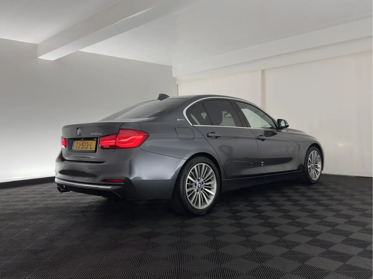 330e High Executive Luxury-Line (Plug-in) (INCL-BTW) Aut. *PANO |  LEATHER | FULL-LED | MEMORY-PACK | HARMAN/KARDON-AUDIO | BLINDSPOT | KEYLESS | CAMERA | NAVI-FULLMAP | DAB | PRIVACY-GLASS 