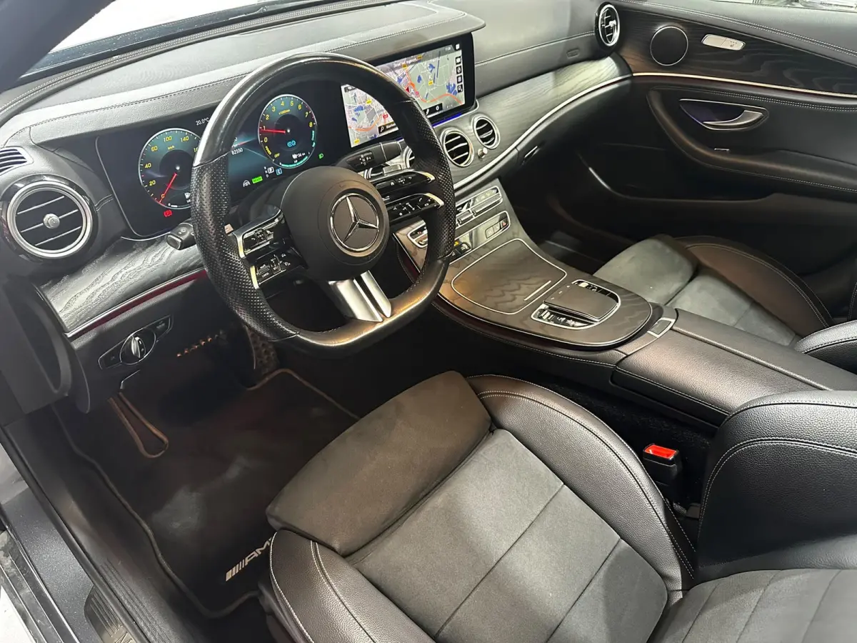 300 e 4MATIC AMG LINE PANO 360 CAMERA