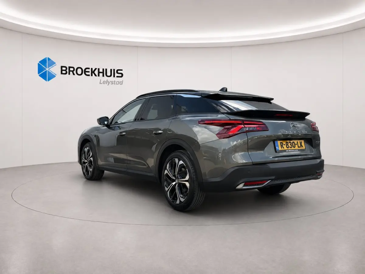 1.2 PURETECH 130PK BUSINESS PLUS AUTOMAAT / NAVI / LEDER / CLIMA / LED / PDC / CAMERA / 19" LMV / KEYLESS / HUD / ADAPT. CRUISECONTROL / NIEUWSTAAT !!