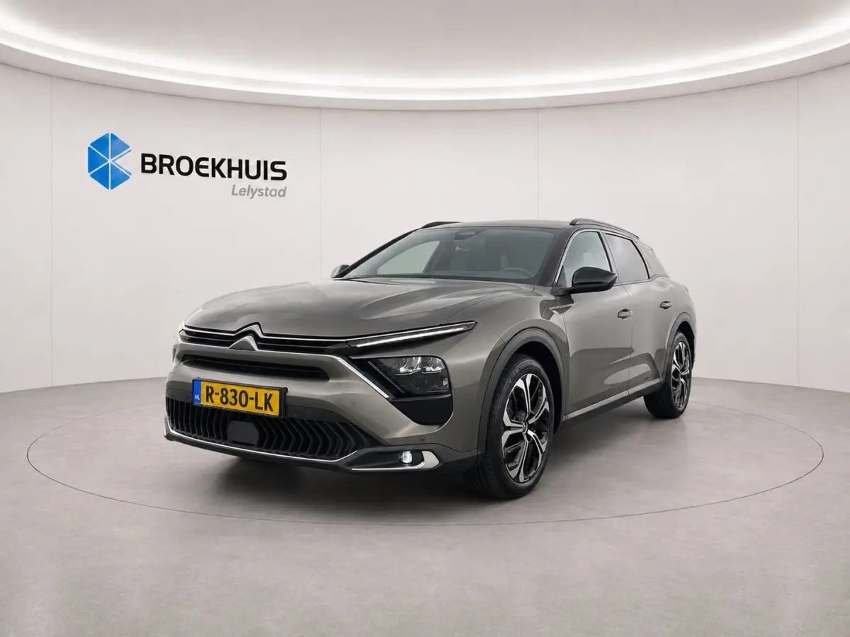 1.2 PURETECH 130PK BUSINESS PLUS AUTOMAAT / NAVI / LEDER / CLIMA / LED / PDC / CAMERA / 19" LMV / KEYLESS / HUD / ADAPT. CRUISECONTROL / NIEUWSTAAT !!