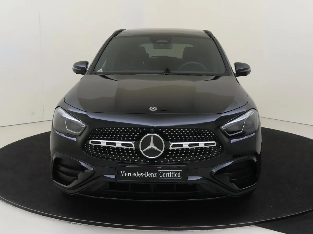 180 AMG Line Premium Plus /Panoramadak /Memory /HUD /360 Camera