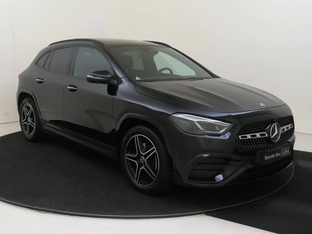 180 AMG Line Premium Plus /Panoramadak /Memory /HUD /360 Camera