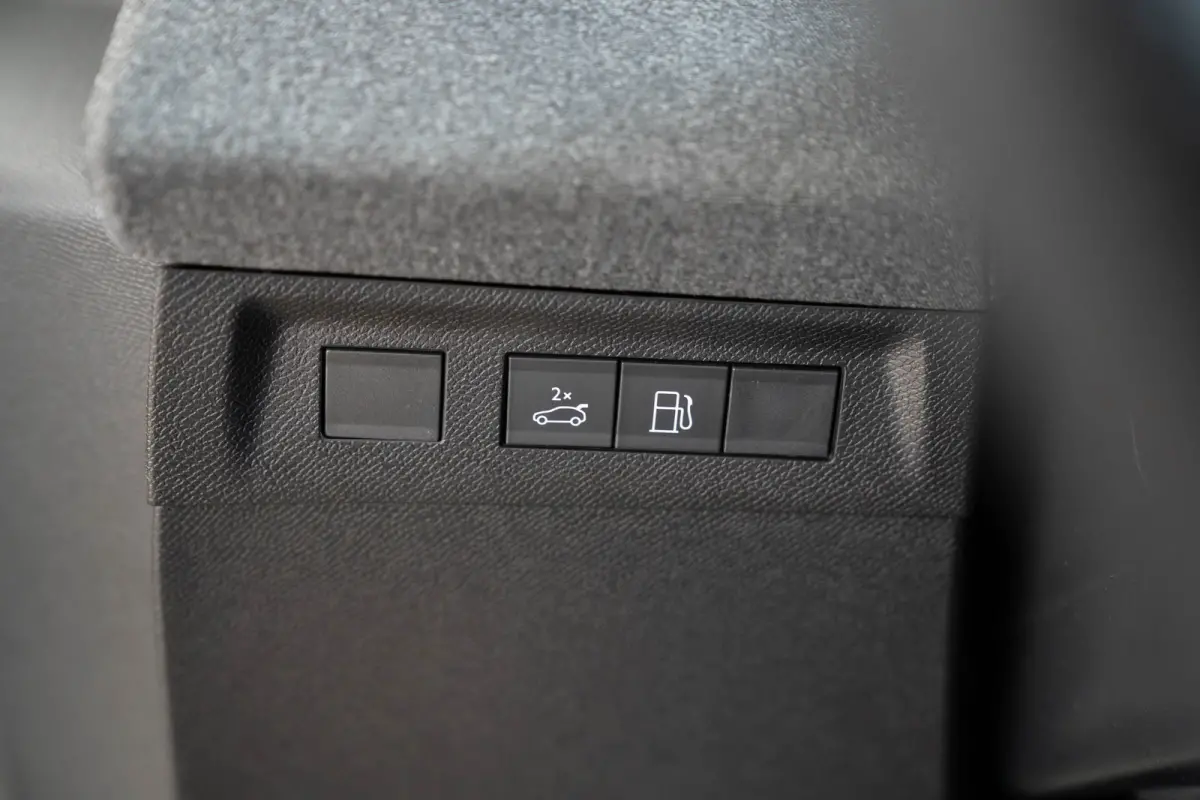 1.6 Turbo Plug-in-Hybrid GS | Tot 8 Jaar Garantie | Panoramdak | 20 Inch LM | Focal Sound | Elektrische Achterklep | Navigatie |