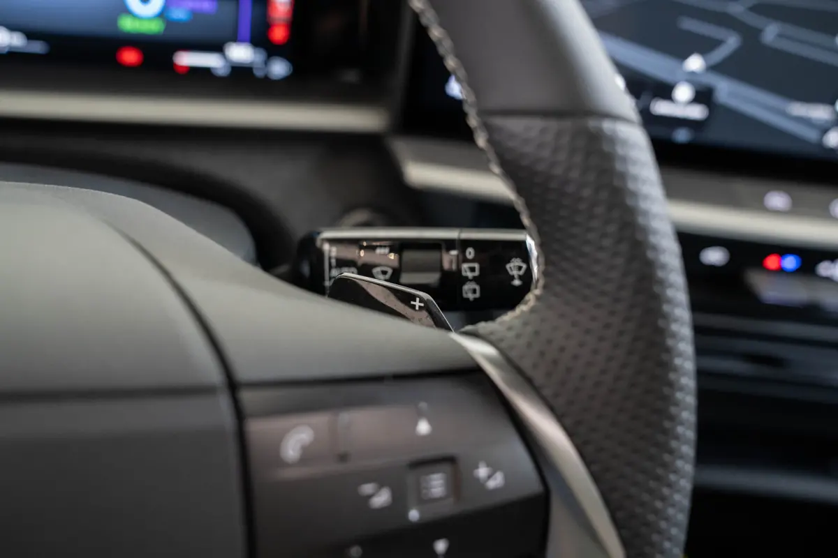 1.6 Turbo Plug-in-Hybrid GS | Tot 8 Jaar Garantie | Panoramdak | 20 Inch LM | Focal Sound | Elektrische Achterklep | Navigatie |