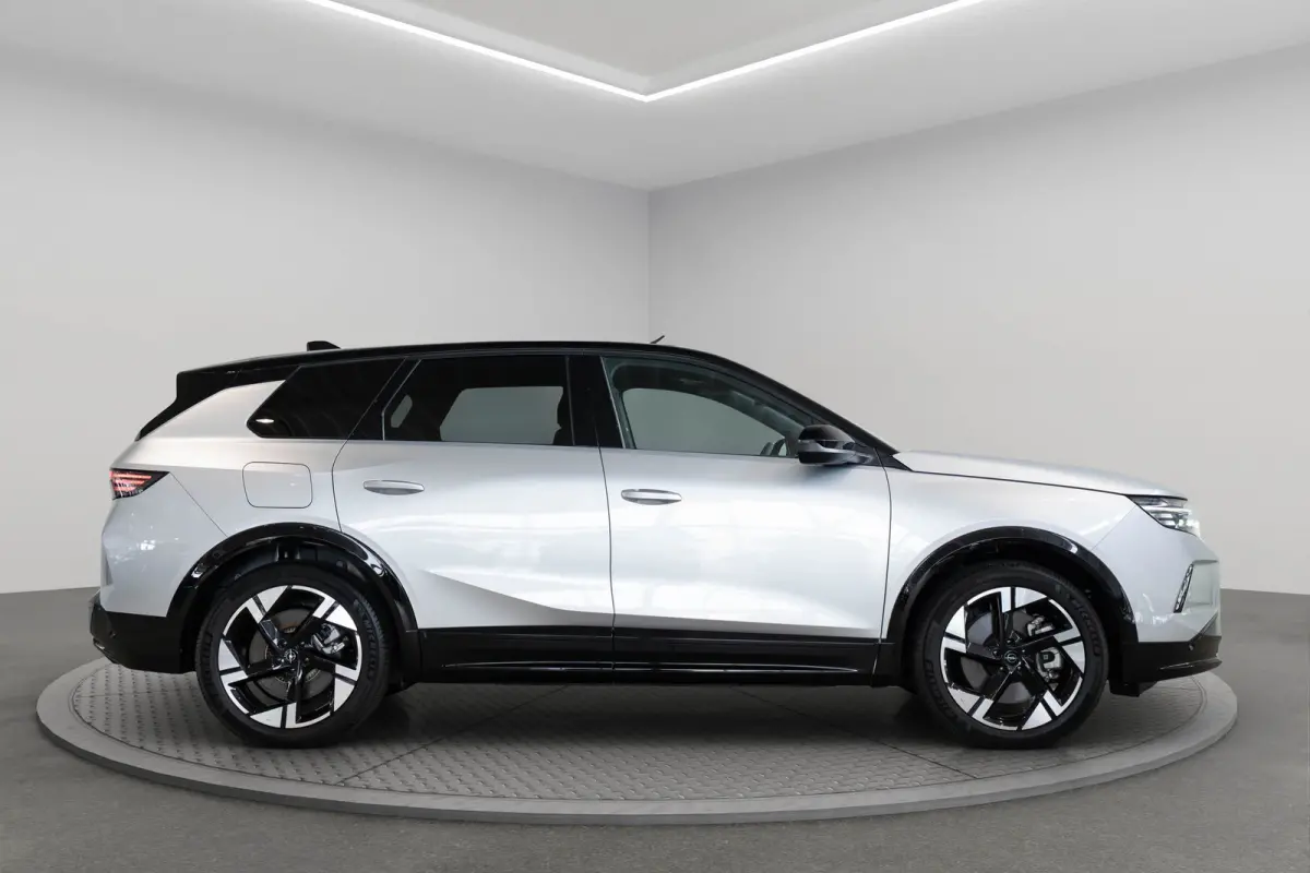 1.6 Turbo Plug-in-Hybrid GS | Tot 8 Jaar Garantie | Panoramdak | 20 Inch LM | Focal Sound | Elektrische Achterklep | Navigatie |