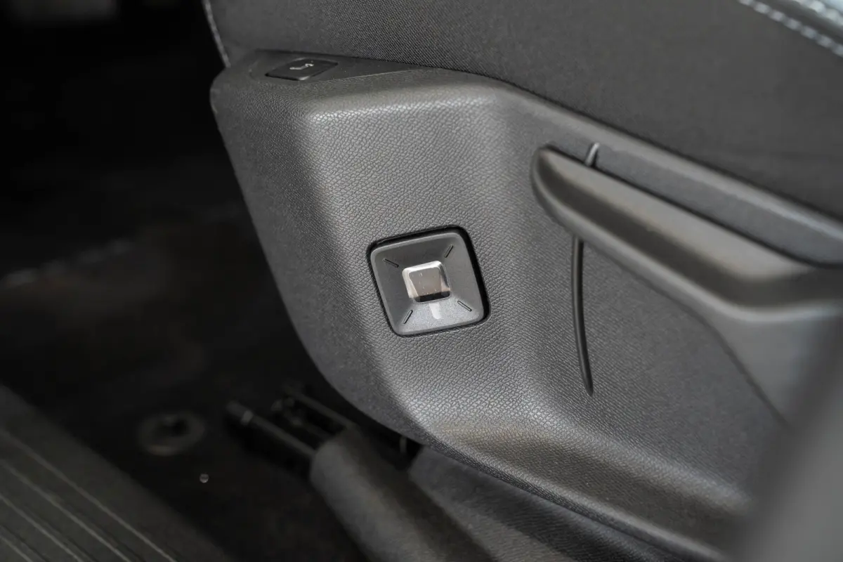 1.6 Turbo Plug-in-Hybrid GS | Tot 8 Jaar Garantie | Panoramdak | 20 Inch LM | Focal Sound | Elektrische Achterklep | Navigatie |