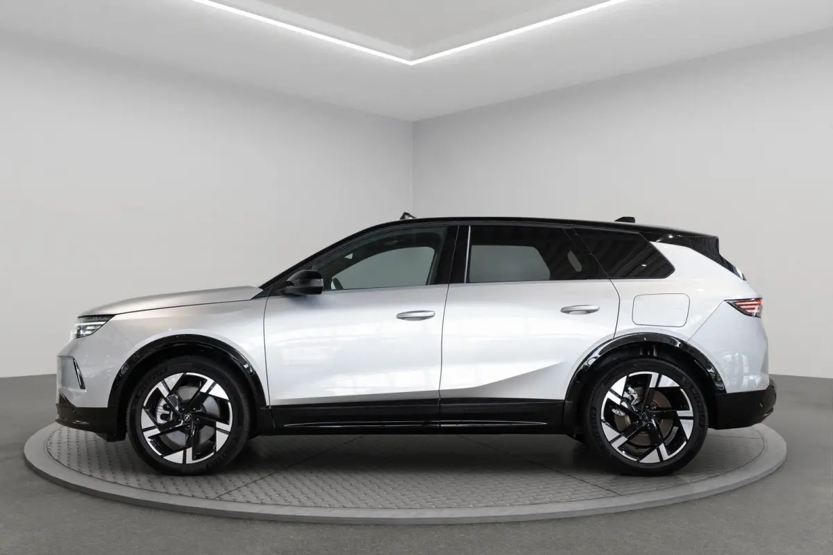 1.6 Turbo Plug-in-Hybrid GS | Tot 8 Jaar Garantie | Panoramdak | 20 Inch LM | Focal Sound | Elektrische Achterklep | Navigatie |