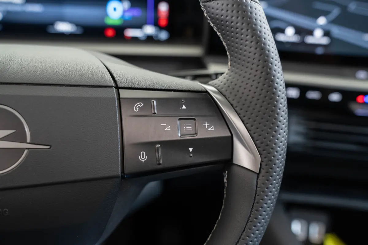 1.6 Turbo Plug-in-Hybrid GS | Tot 8 Jaar Garantie | Panoramdak | 20 Inch LM | Focal Sound | Elektrische Achterklep | Navigatie |