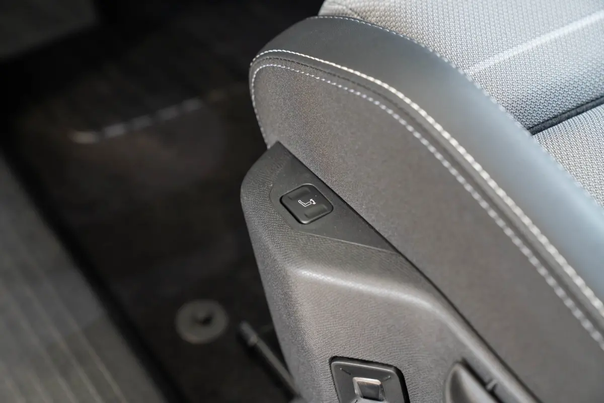 1.6 Turbo Plug-in-Hybrid GS | Tot 8 Jaar Garantie | Panoramdak | 20 Inch LM | Focal Sound | Elektrische Achterklep | Navigatie |