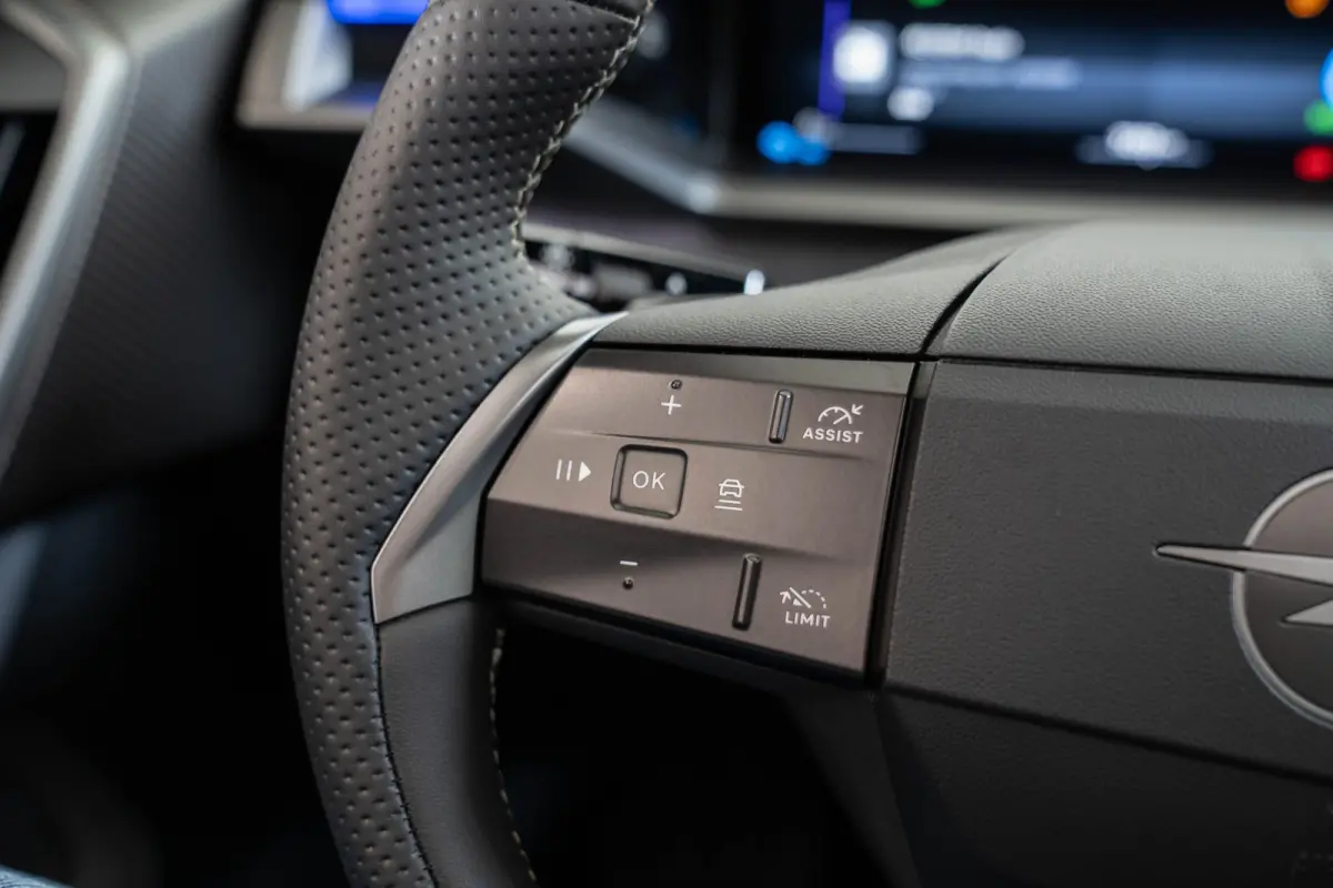1.6 Turbo Plug-in-Hybrid GS | Tot 8 Jaar Garantie | Panoramdak | 20 Inch LM | Focal Sound | Elektrische Achterklep | Navigatie |