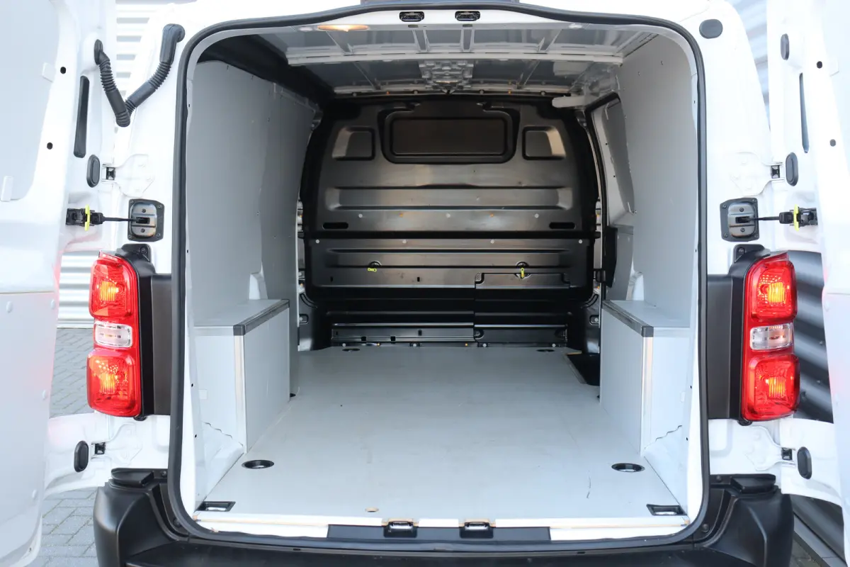 2.0 BLUEHDI 145PK L3H1 AUTOMAAT / NAVI / AIRCO / LED / PDC / CAMERA / BPM VRIJ / BETIMMERING / WINTERPAKKET / 1E EIGENAAR !!