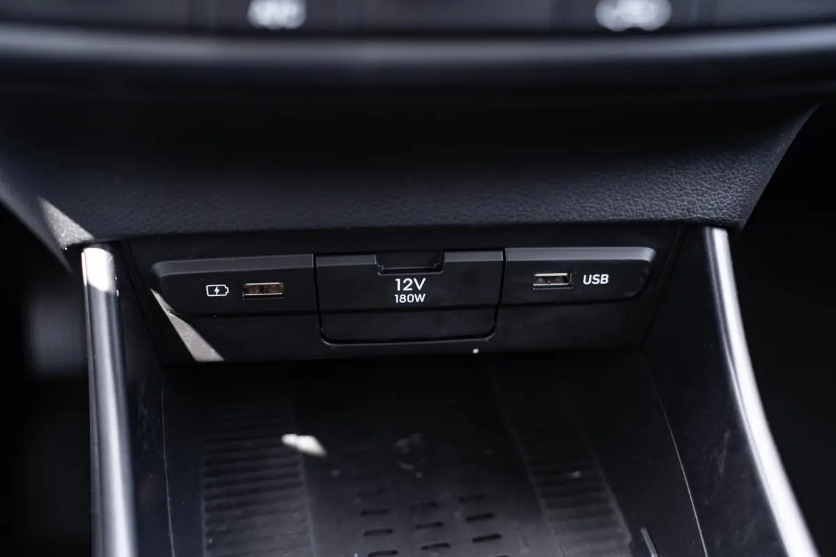 1.0 T-GDI Trend Mild Hybrid Apple Carplay Camera Stoelverwarming PDC Afneembare trekhaak