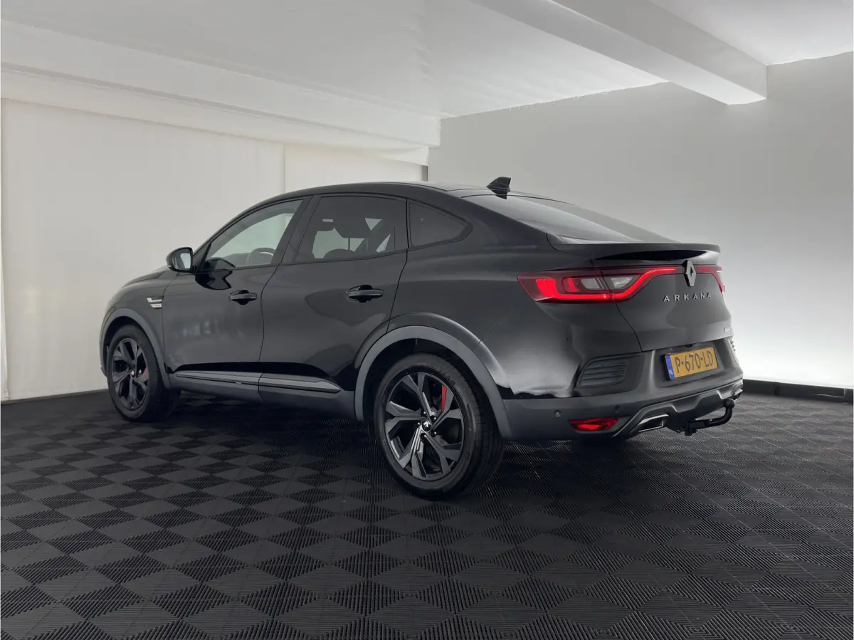 1.6 E-Tech Hybrid 145 R.S. Line (INCL-BTW) Aut. *LEATHER | FULL-LED | BLINDSPOT | CAMERA | BOSE-AUDIO | HEATED-SPORTSEATS | KEYLESS | AMBIENTLIGHT | DIGI-COCKPIT | PRIVACY-GLASS | NAVI-FULLM