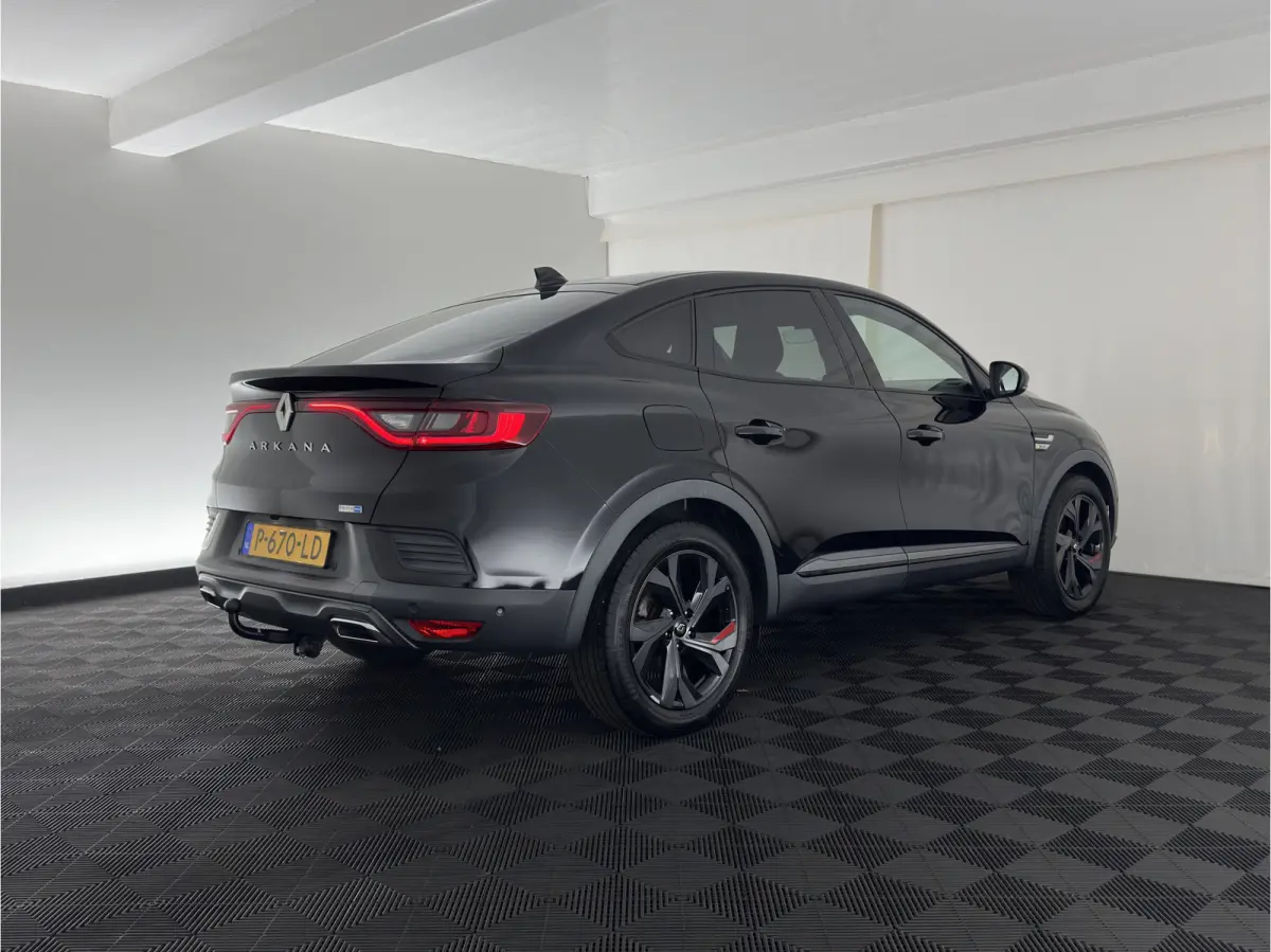 1.6 E-Tech Hybrid 145 R.S. Line (INCL-BTW) Aut. *LEATHER | FULL-LED | BLINDSPOT | CAMERA | BOSE-AUDIO | HEATED-SPORTSEATS | KEYLESS | AMBIENTLIGHT | DIGI-COCKPIT | PRIVACY-GLASS | NAVI-FULLM
