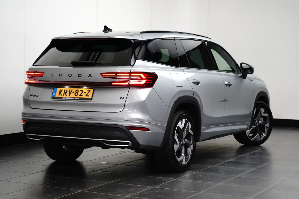 1.5 TSI PHEV Sportline Business | Achteruitrijcamera | Cruise control adaptief | Elektrisch verstelb. bestuurdersstoel met geheugen