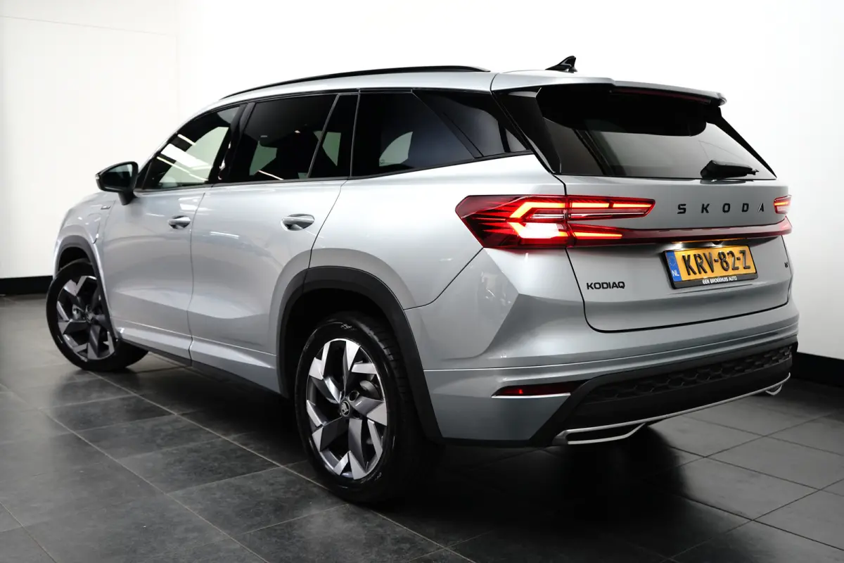 1.5 TSI PHEV Sportline Business | Achteruitrijcamera | Cruise control adaptief | Elektrisch verstelb. bestuurdersstoel met geheugen