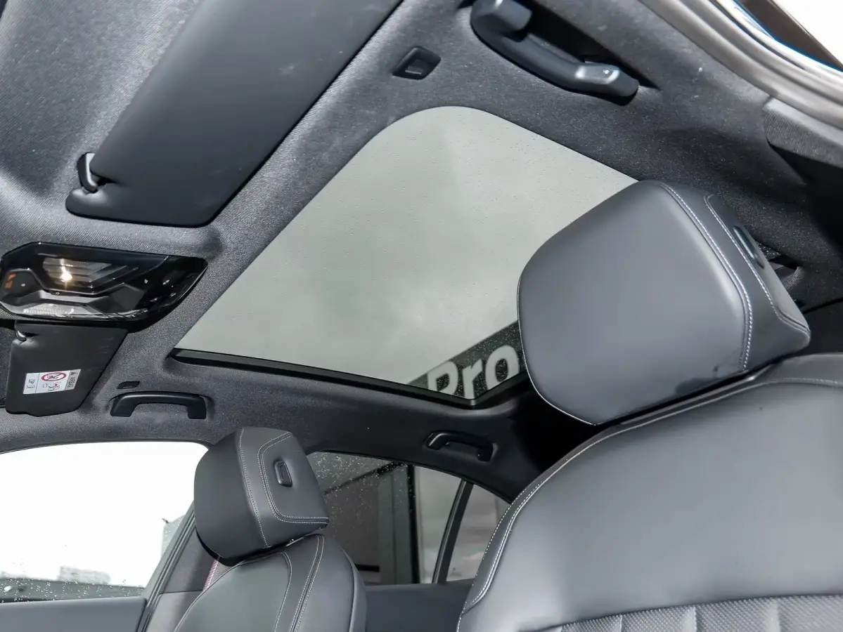 550e xDrive M-SPORT ** LED, LEDER, PANO, TREKH, 20-inch LMV, M-REMMEN, MEM ** Ex BMW-AG ** ** INFORMEER OOK NAAR ONZE AANTREKKELIJKE FINANCIAL-LEASE TARIEVEN **