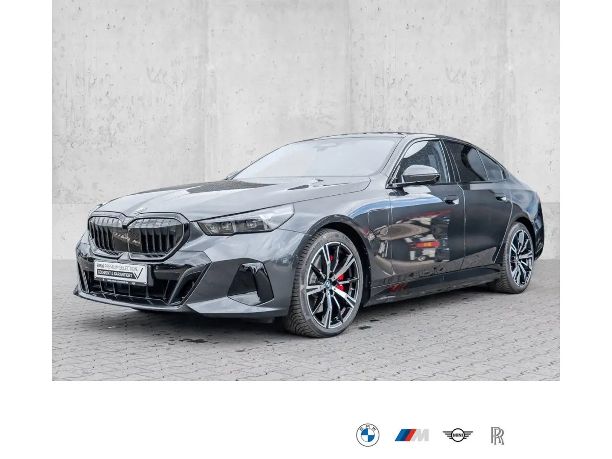 550e xDrive M-SPORT ** LED, LEDER, PANO, TREKH, 20-inch LMV, M-REMMEN, MEM ** Ex BMW-AG ** ** INFORMEER OOK NAAR ONZE AANTREKKELIJKE FINANCIAL-LEASE TARIEVEN **