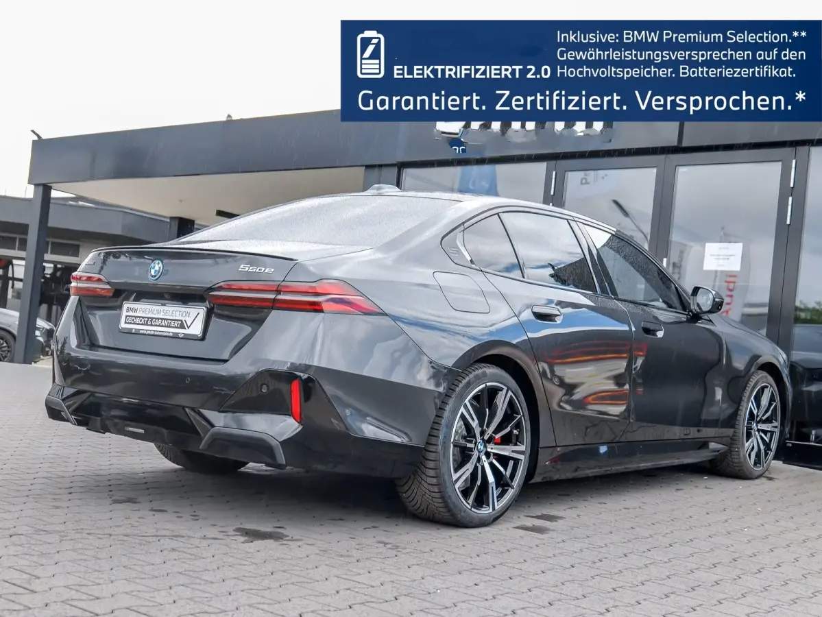 550e xDrive M-SPORT ** LED, LEDER, PANO, TREKH, 20-inch LMV, M-REMMEN, MEM ** Ex BMW-AG ** ** INFORMEER OOK NAAR ONZE AANTREKKELIJKE FINANCIAL-LEASE TARIEVEN **