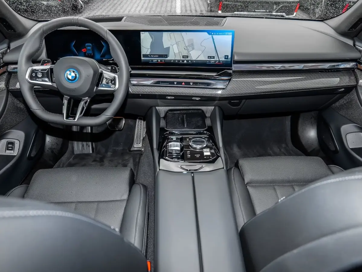 550e xDrive M-SPORT ** LED, LEDER, PANO, TREKH, 20-inch LMV, M-REMMEN, MEM ** Ex BMW-AG ** ** INFORMEER OOK NAAR ONZE AANTREKKELIJKE FINANCIAL-LEASE TARIEVEN **