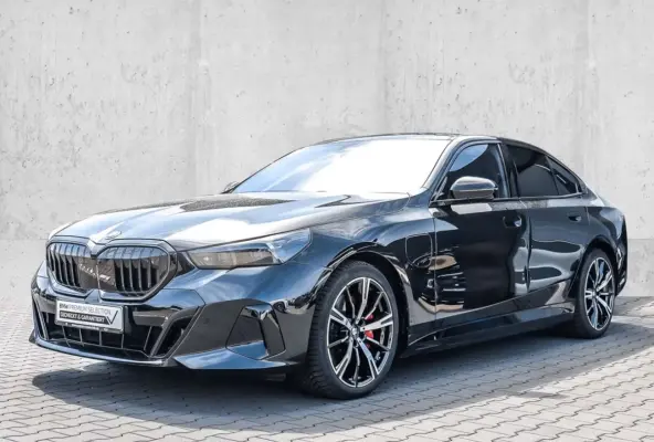 550e xDrive M-SPORT ** LED, LEDER, PANO, TREKH, 20-inch LMV, M-REMMEN, MEM ** Ex BMW-AG ** ** INFORMEER OOK NAAR ONZE AANTREKKELIJKE FINANCIAL-LEASE TARIEVEN **
