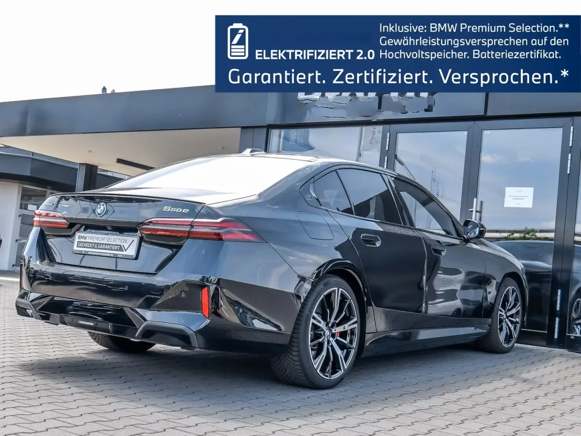 550e xDrive M-SPORT ** LED, LEDER, PANO, TREKH, 20-inch LMV, M-REMMEN, MEM ** Ex BMW-AG ** ** INFORMEER OOK NAAR ONZE AANTREKKELIJKE FINANCIAL-LEASE TARIEVEN **
