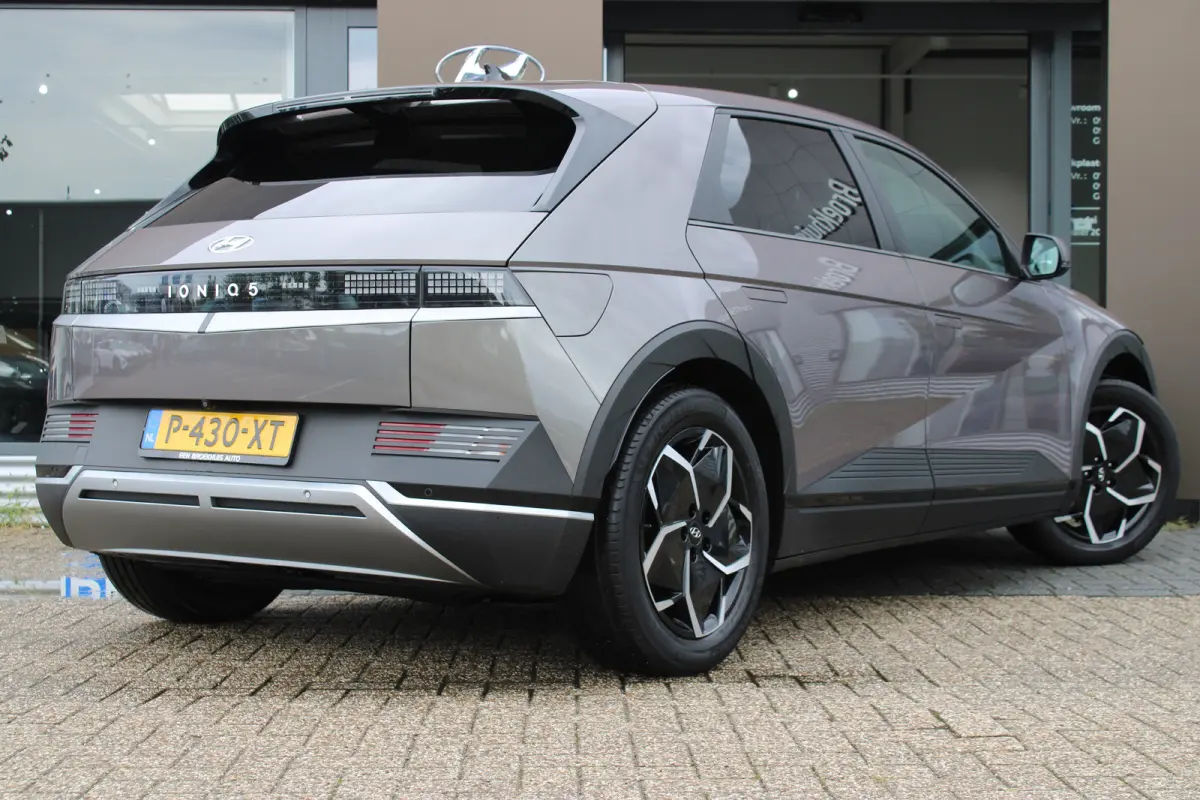Connect 73kWh | Warmtepomp | Achteruitrijcamera | Airco (automatisch)