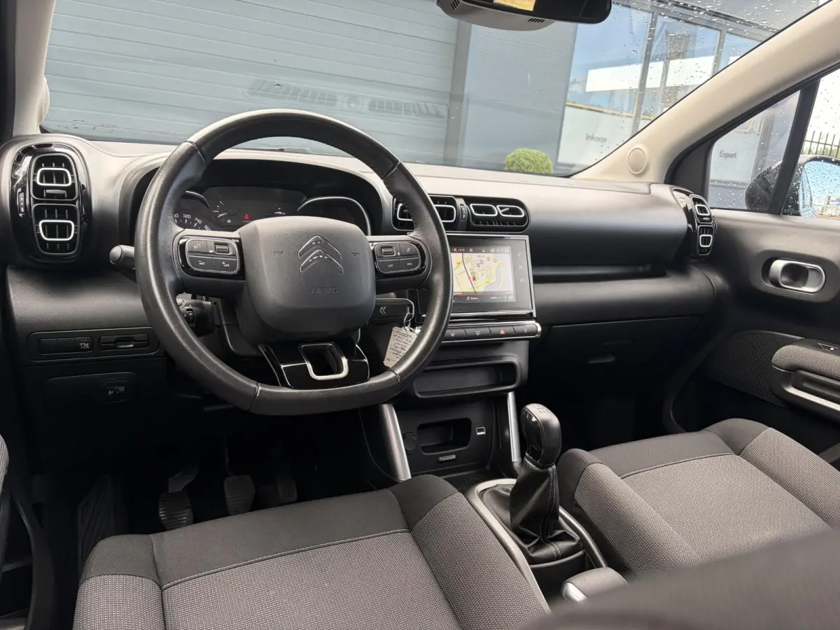 1.2 PureTech Feel ✓Draadloze telefoonlader✓Carplay✓Navi✓Clima✓Cruise ✓Pdc✓Lm velgen✓2e Eigenaar✓Net beurt gehad✓Lm velgen✓N.A.P✓Apk tot 10-2027