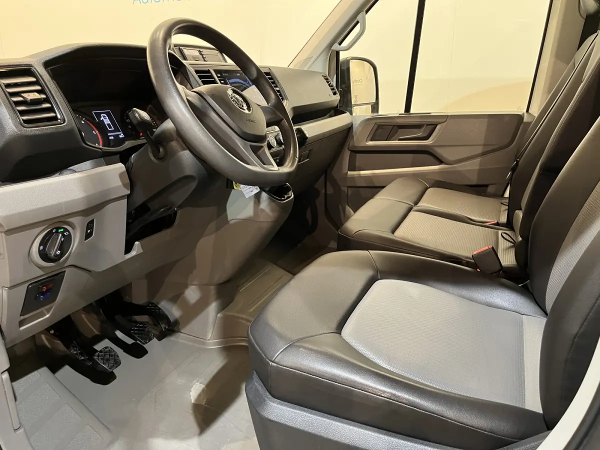 35 2.0 TDI L4 DC Dubbel Cabine RWD 140 PK Open Laadbak / Euro 6 / Trekhaak 3.000 KG / Airco / Camera / CarPlay / Navigatie