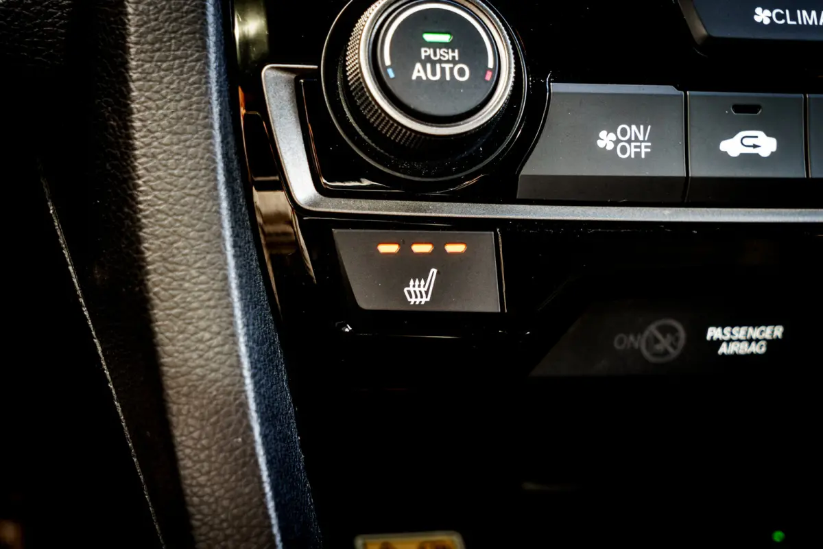 1.0 i-VTEC Executive | Leder | Panoramadak | Trekhaak | Carplay | LED | Org. NL