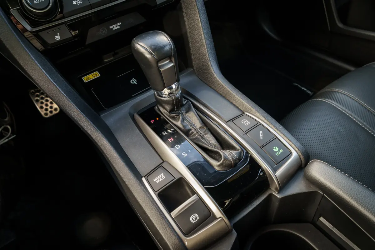 1.0 i-VTEC Executive | Leder | Panoramadak | Trekhaak | Carplay | LED | Org. NL