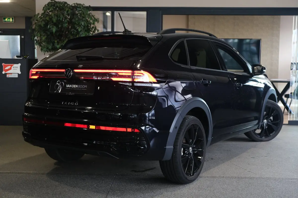 1.0 TSI 2x R-Line DSG 116PK Facelift Black Style Virtual Cam ACC