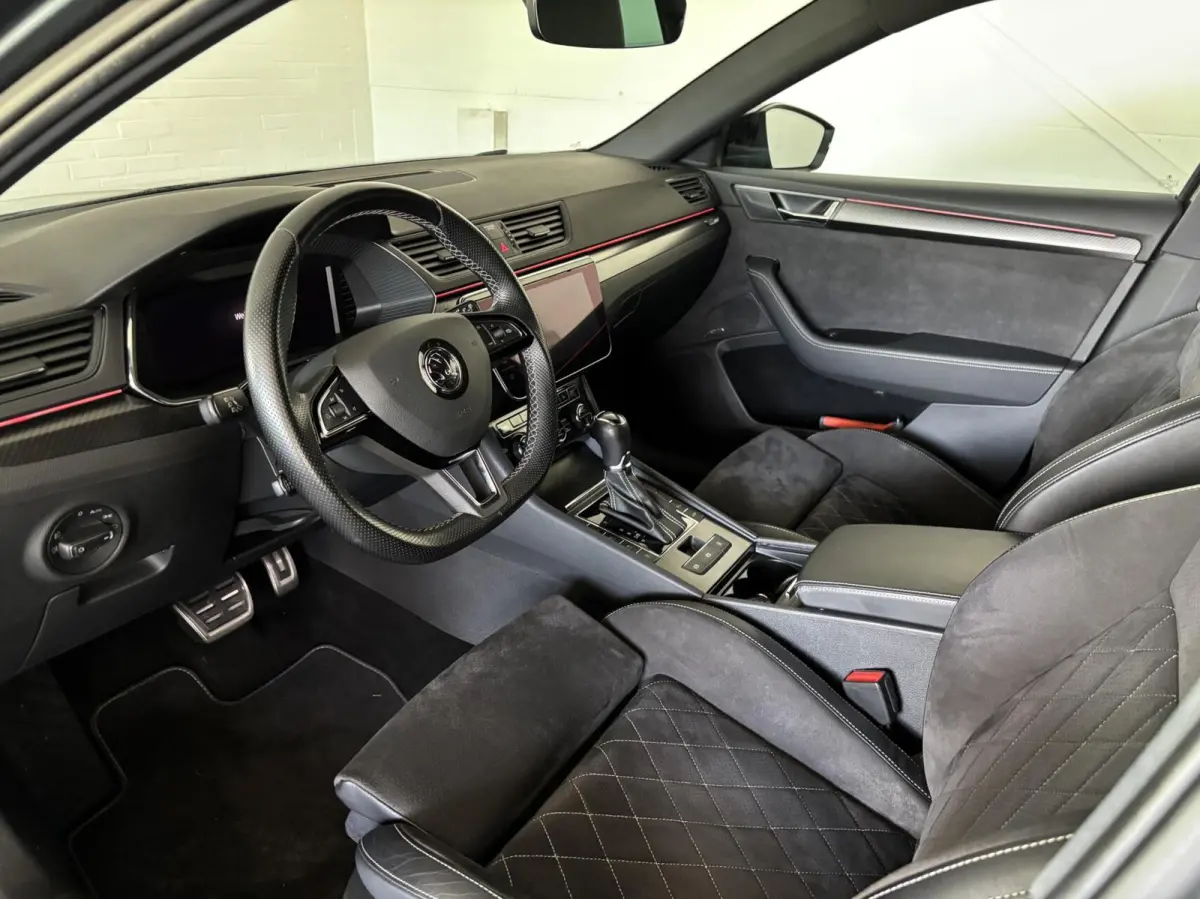 1.4 TSI iV Sportline Business 19",Virtual,2x memory-stoel