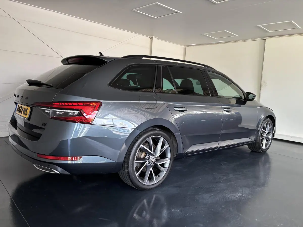 1.4 TSI iV Sportline Business 19",Virtual,2x memory-stoel