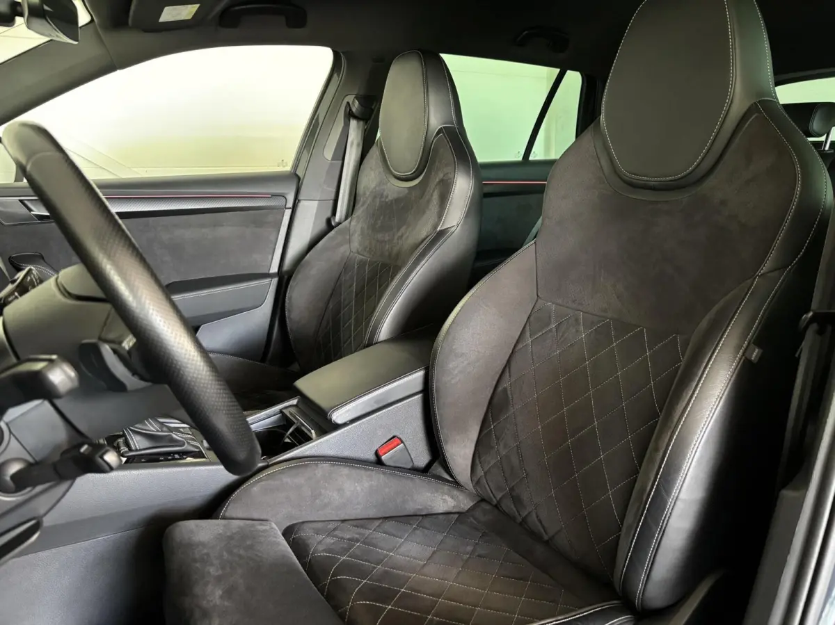 1.4 TSI iV Sportline Business 19",Virtual,2x memory-stoel