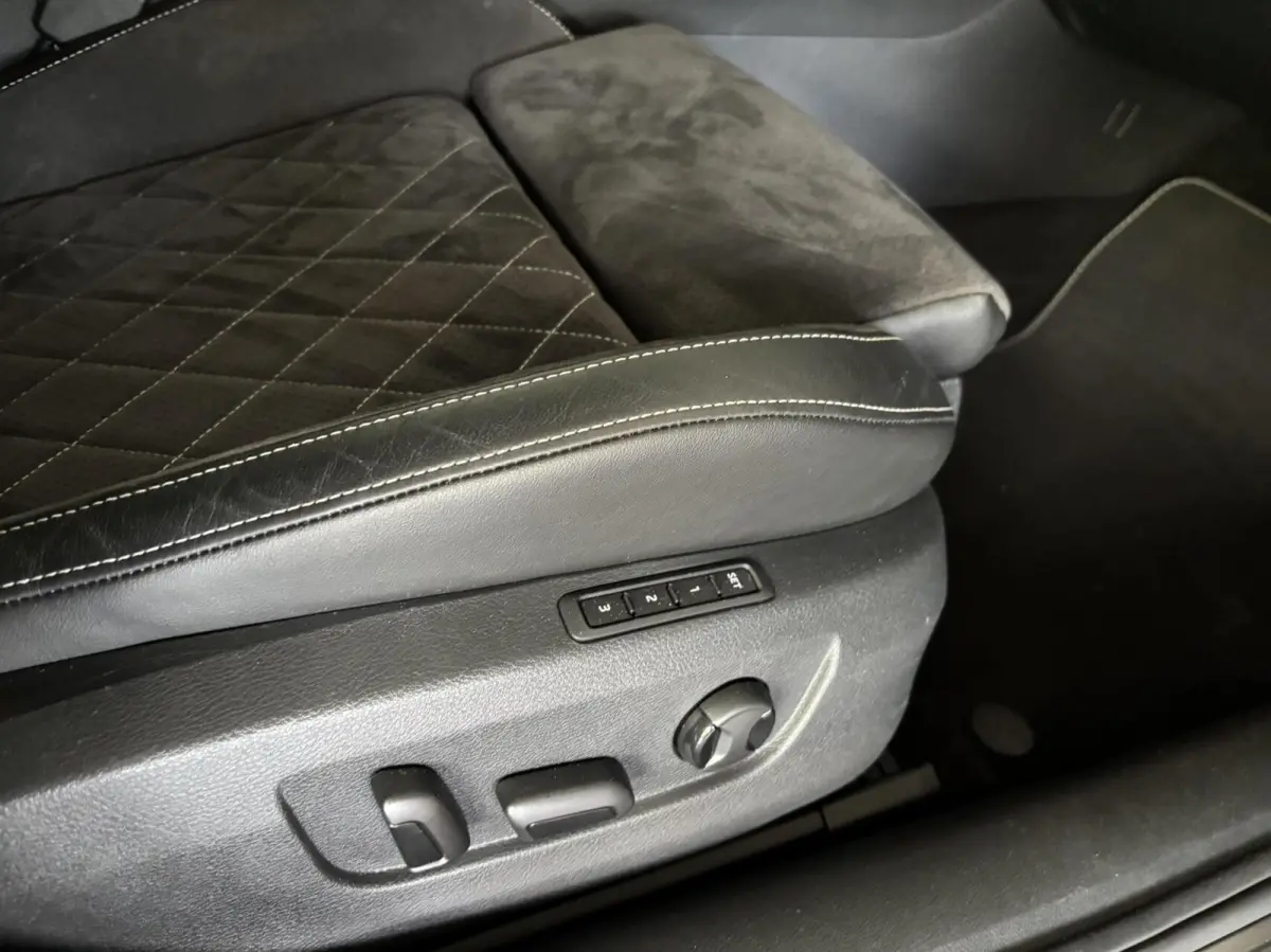 1.4 TSI iV Sportline Business 19",Virtual,2x memory-stoel