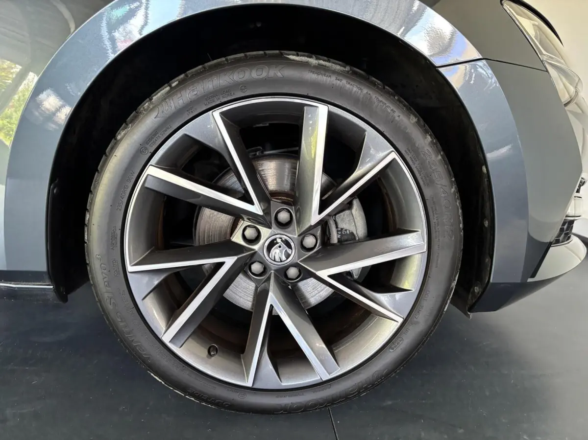 1.4 TSI iV Sportline Business 19",Virtual,2x memory-stoel